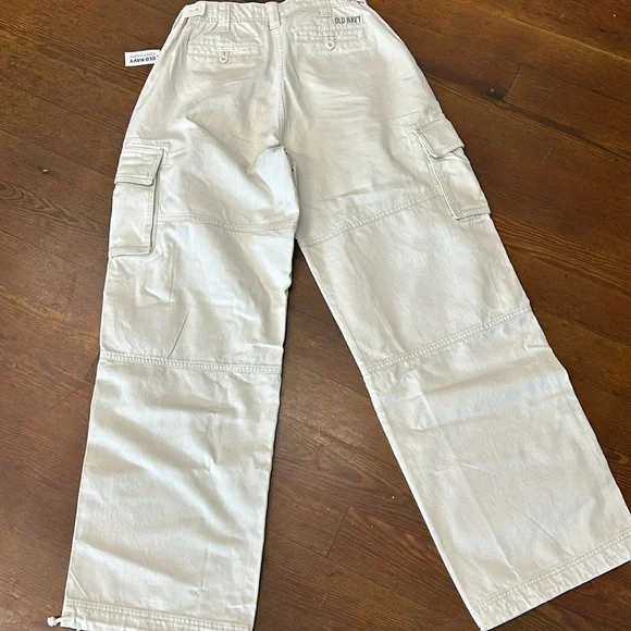 Old Navy Cream Cargo Pants - Picture 9 of 9